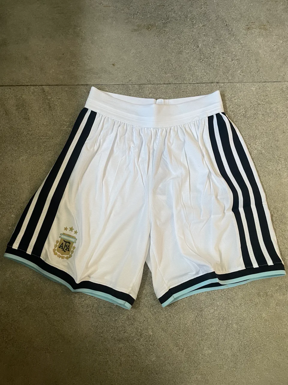 Short adidas - imagen 1