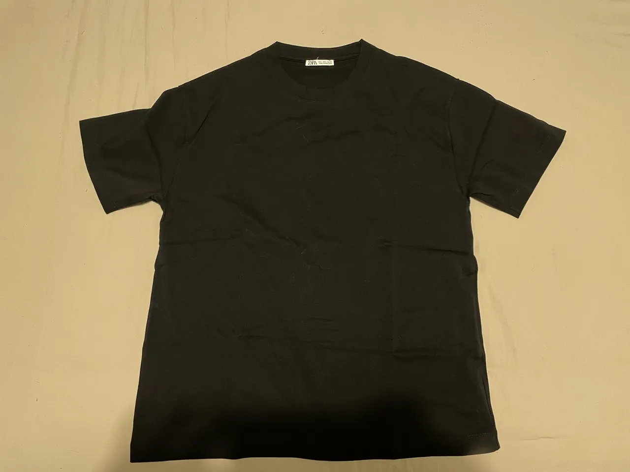 Remera Zara · Talle L