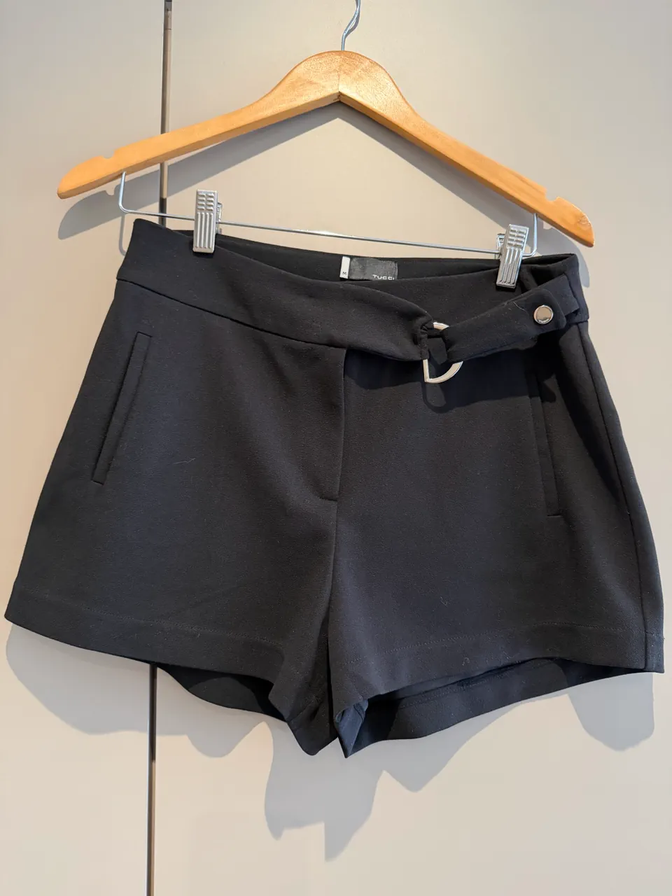 Short Tucci · Talle M