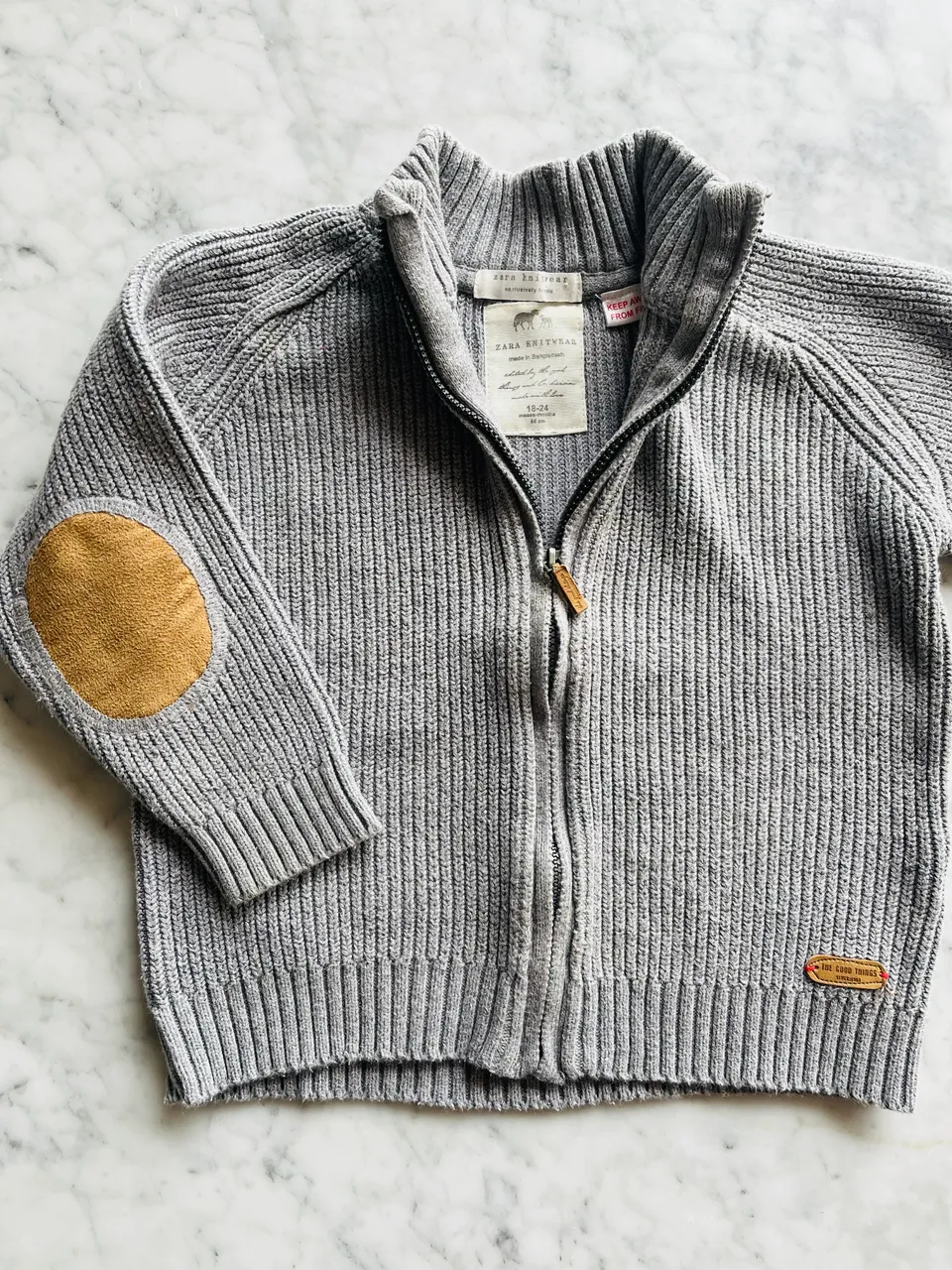 Buzo Zara · Talle 18–24 meses / 86 cm