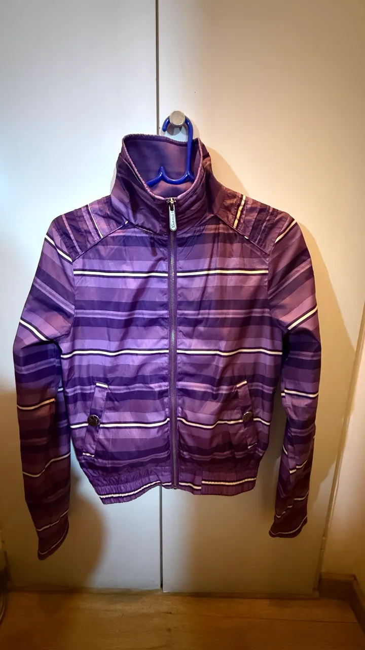 Campera A ≠ - imagen 1