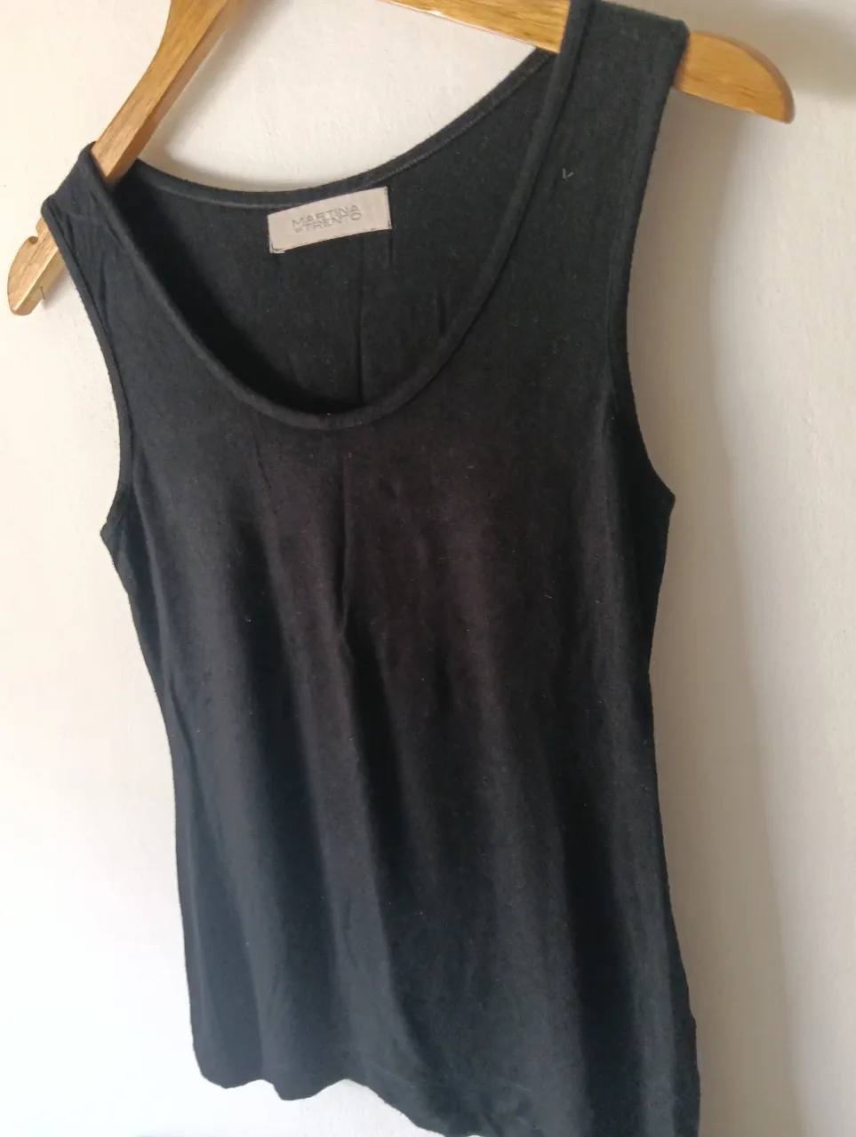 Musculosa Martina Di Trento - imagen 1