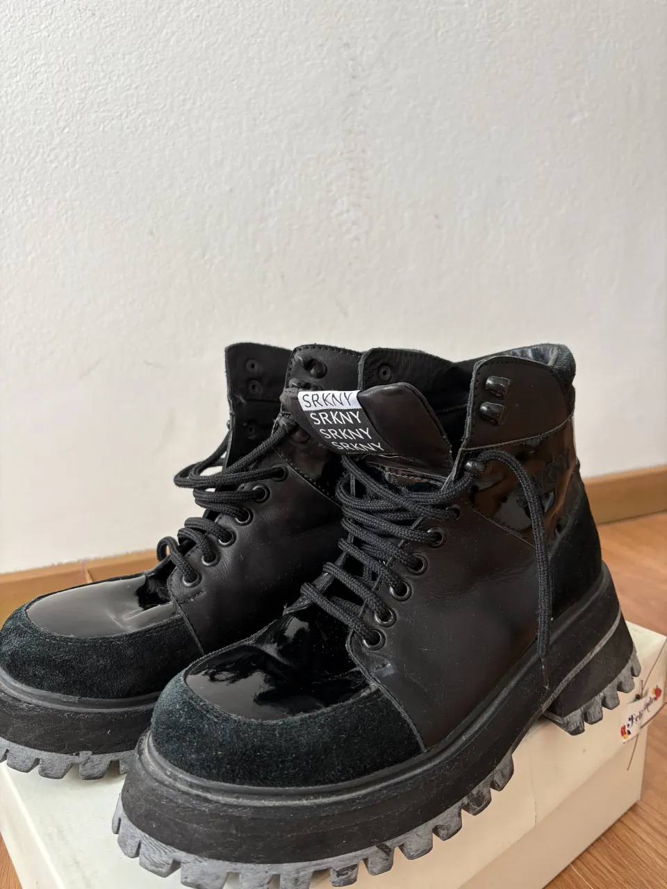 Borcegos Sarkany - imagen 1