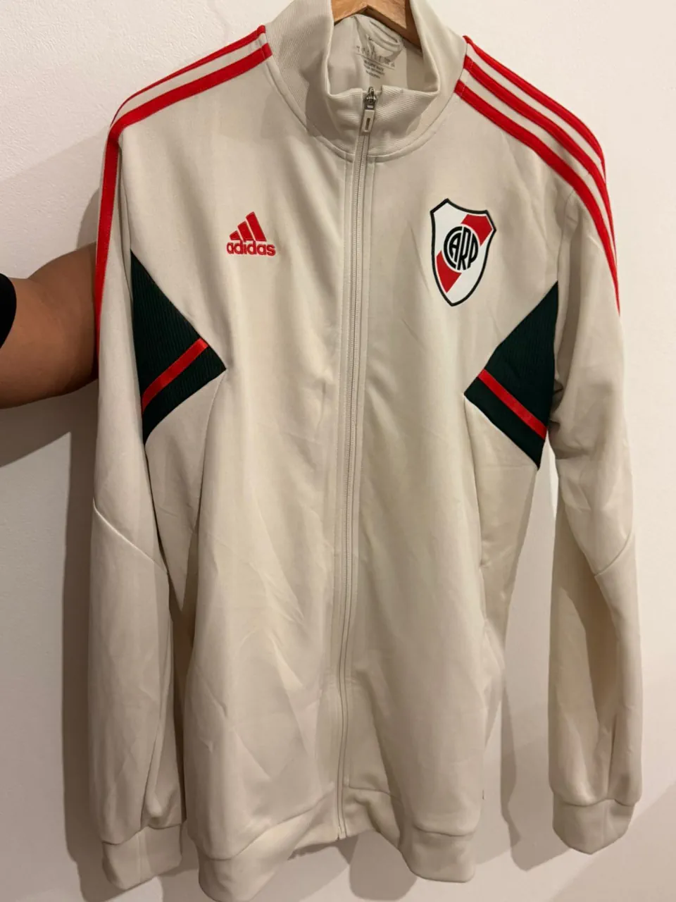Buzo adidas · Talle L