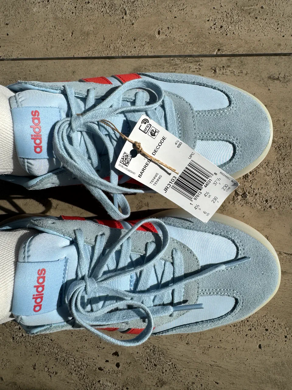 adidas · Talle US 6