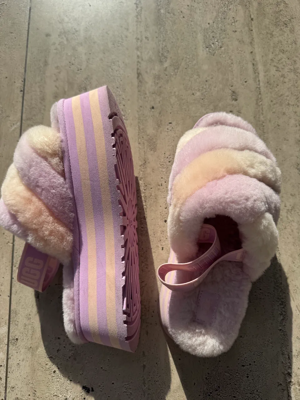 UGG · Talle US 8