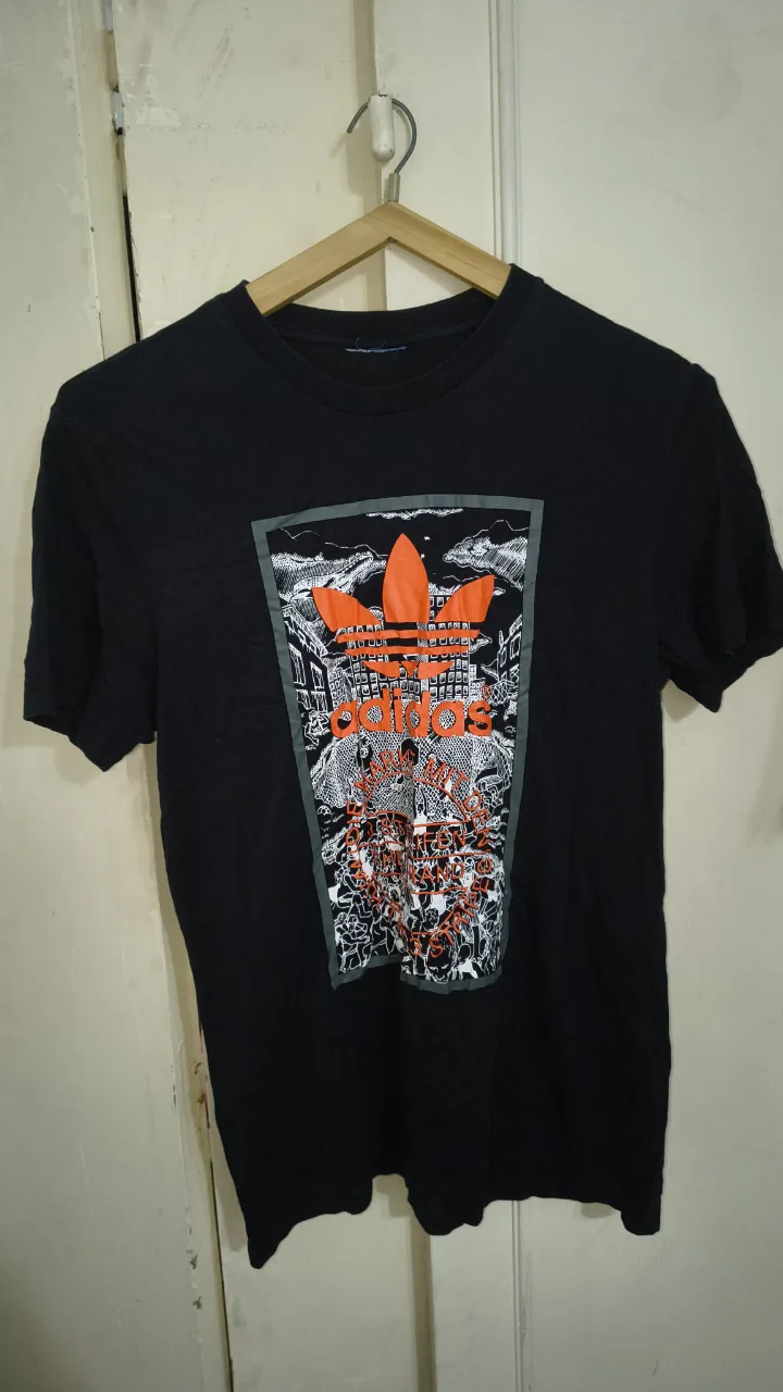 Remera adidas · Talle M