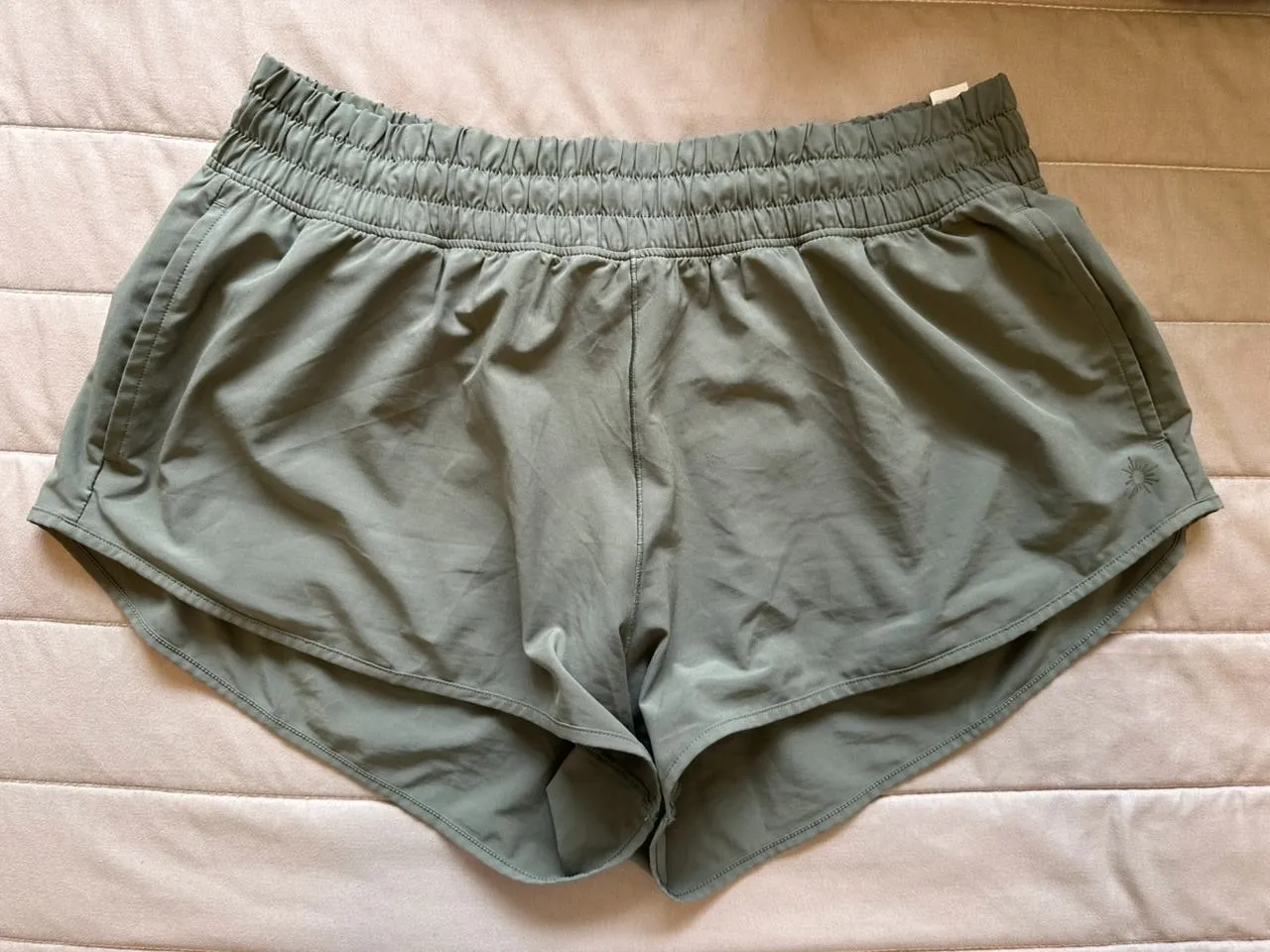 Short Aerie - imagen 1