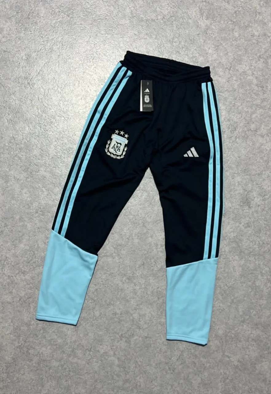 adidas · Talle L