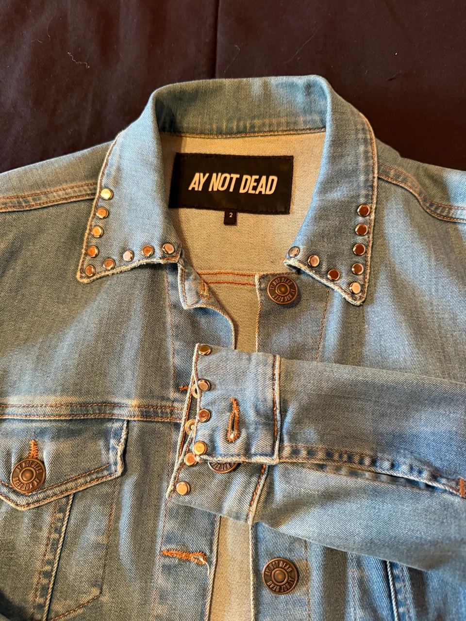 Campera Ay Not Dead - imagen 2
