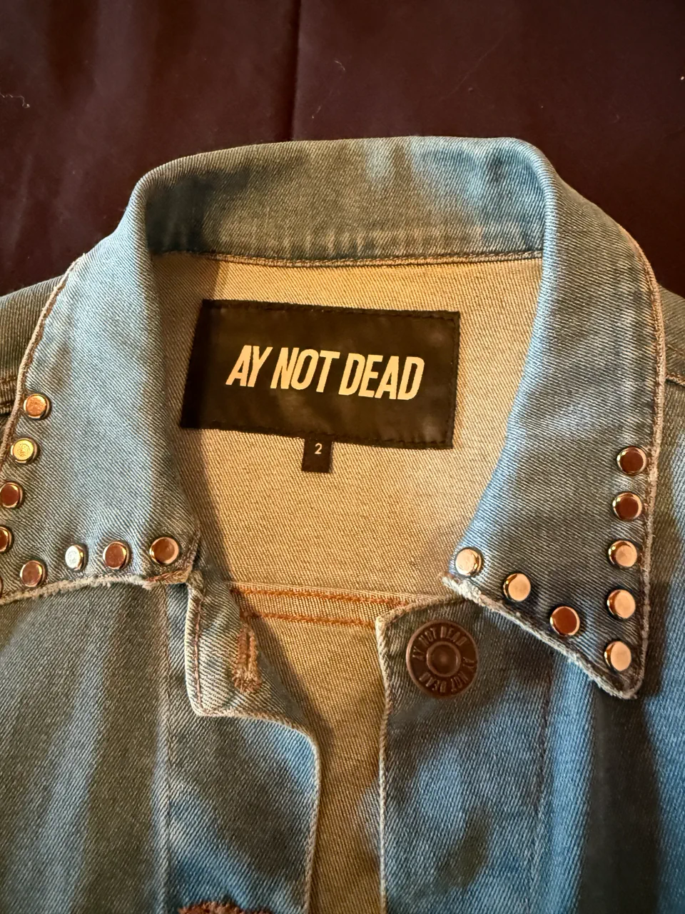 Campera Ay Not Dead - imagen 4
