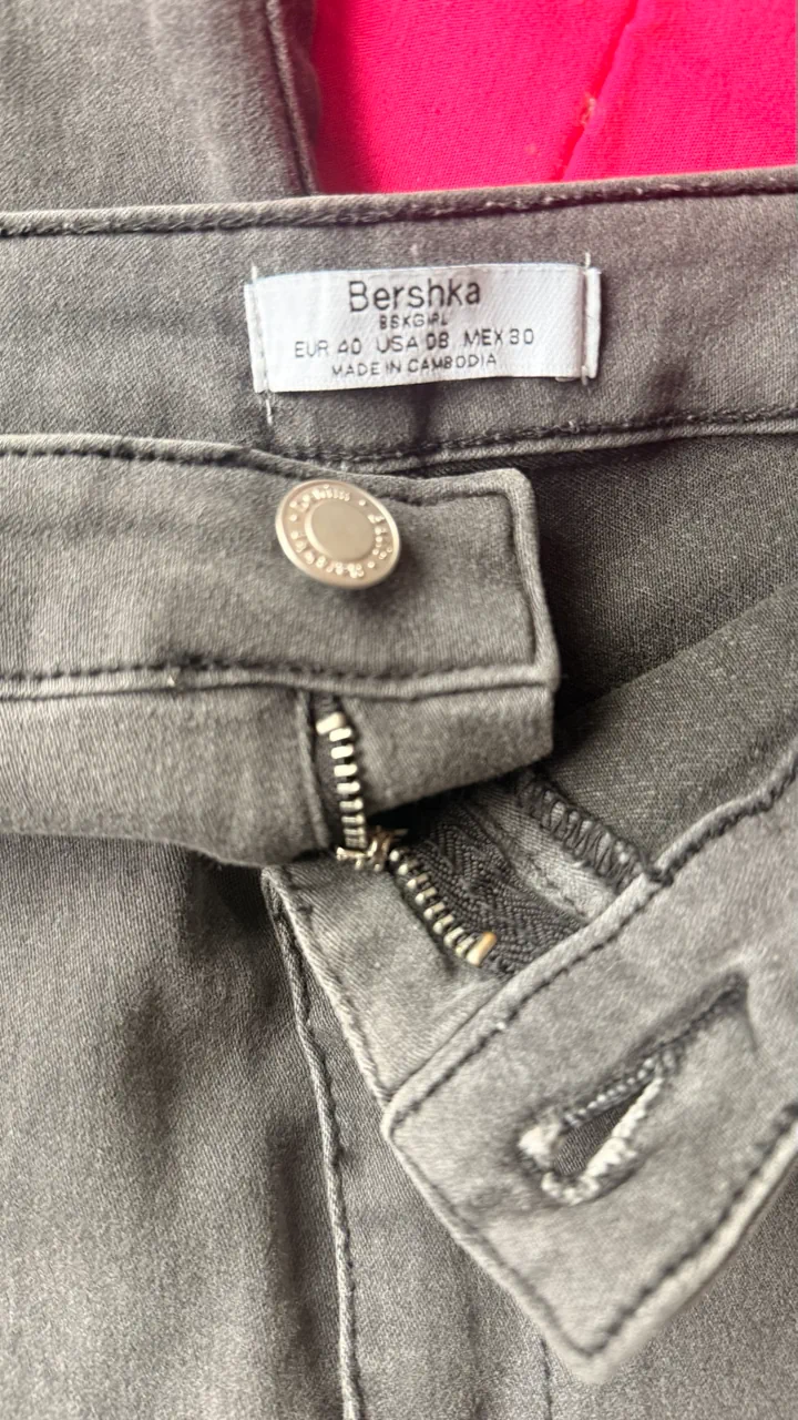 Bershka · Talle EU 40