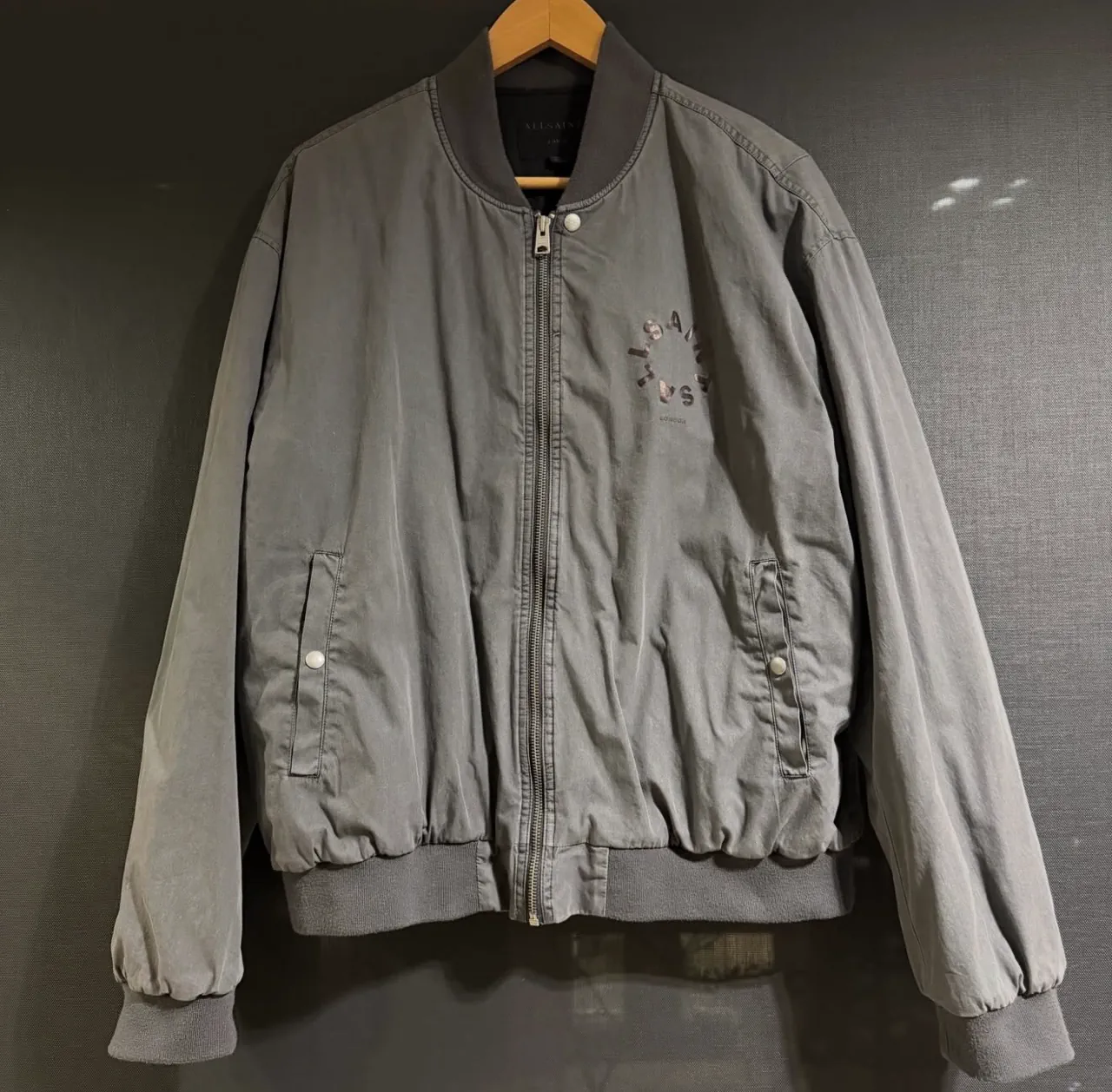 Buzo AllSaints · Talle L