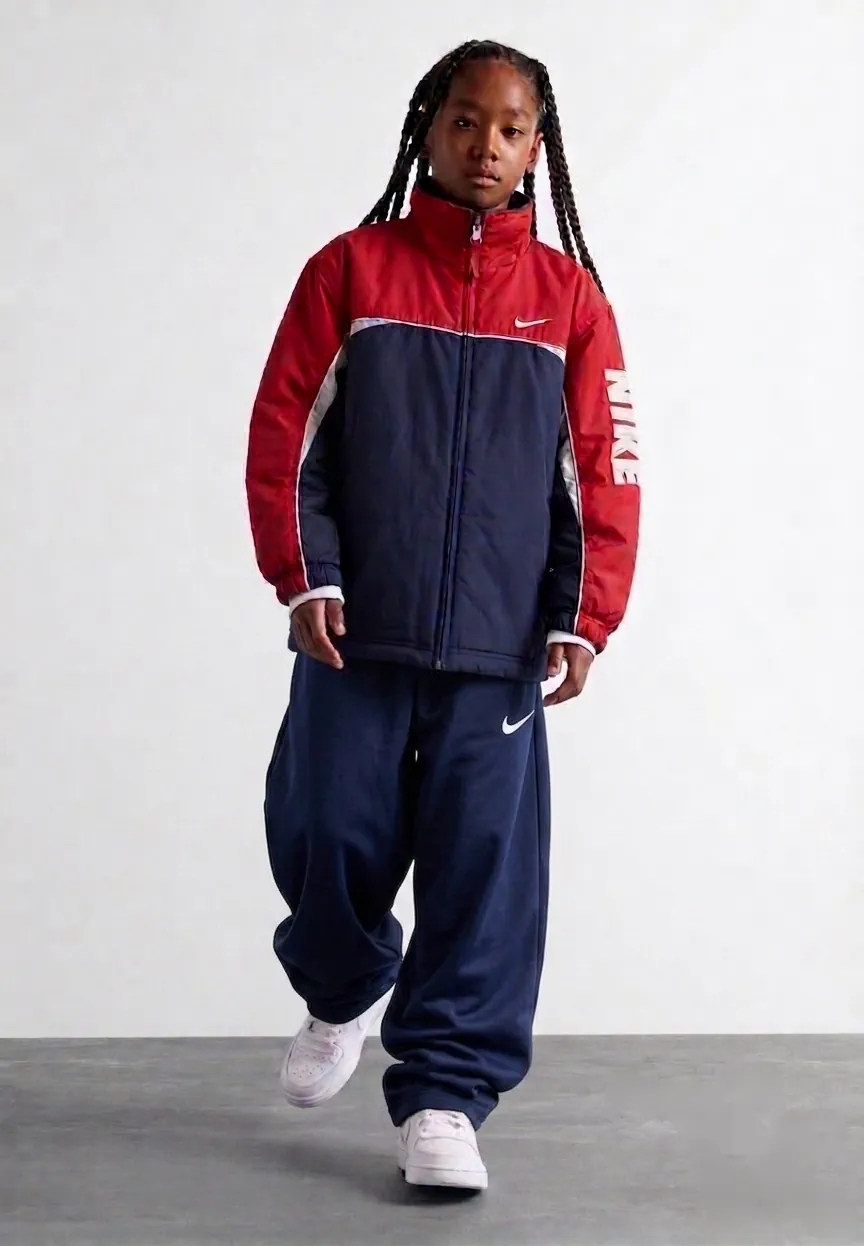 Campera Nike · Talle 10 años / 140 cm