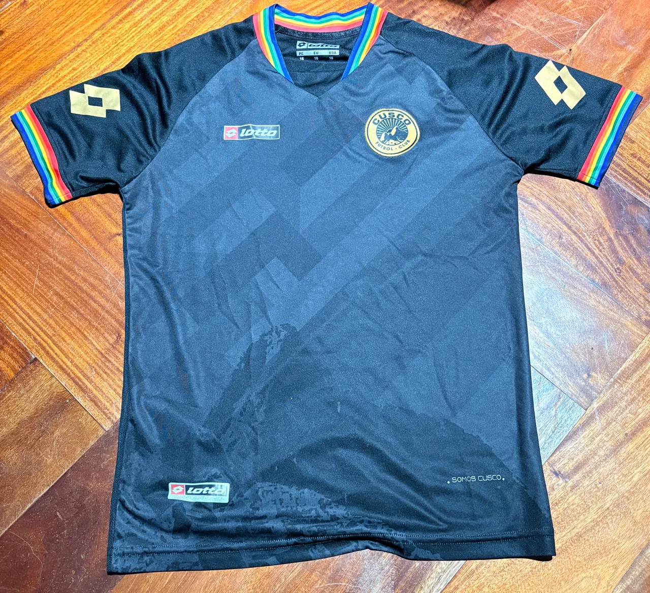 Ropa deportiva Lotto · Talle 16 años / 176 cm