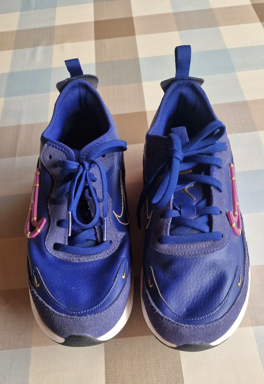 Nike · Talle US 7