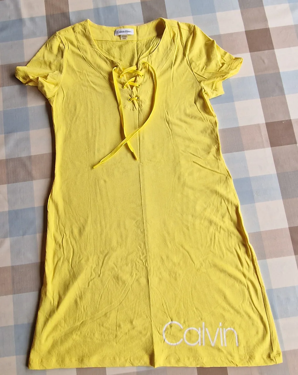 Remera Calvin Klein · Talle S