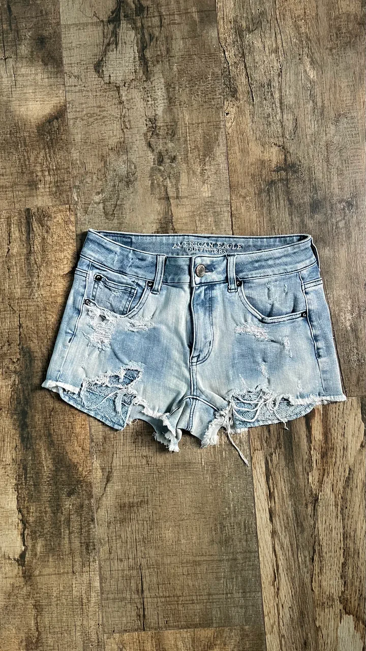 American Eagle Outfitters · Talle US 2
