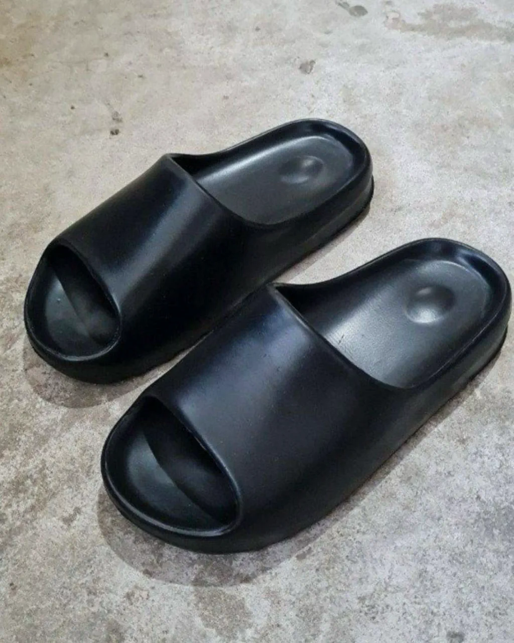 adidas · Talle AR 43