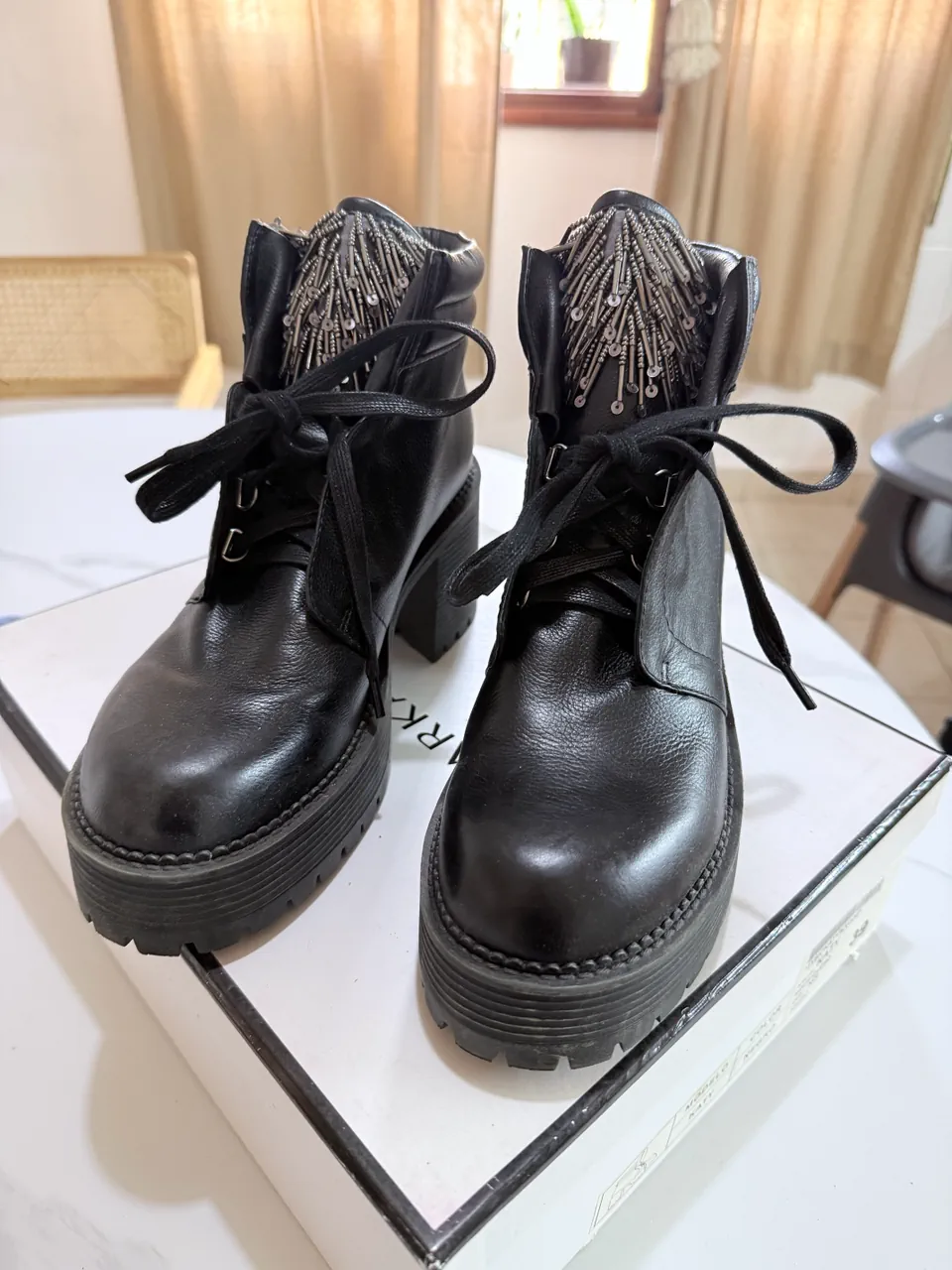 Borcegos Ricky Sarkany - imagen 1
