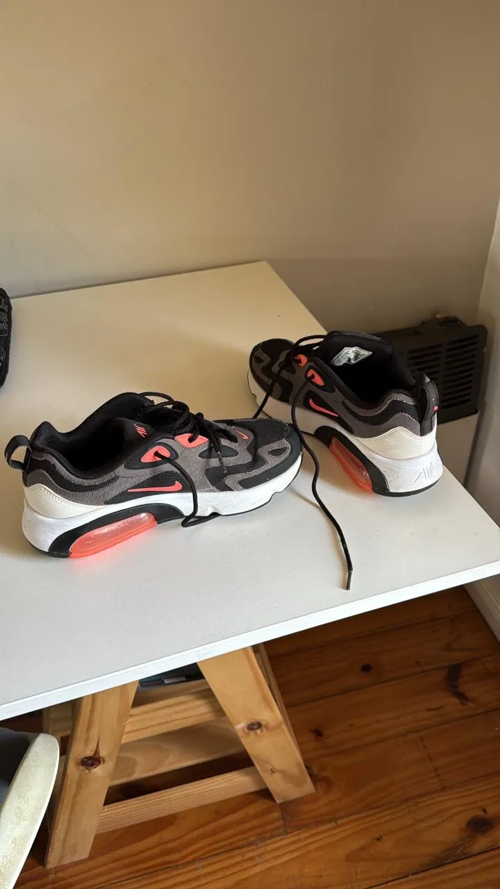 Nike · Talle US 8.5