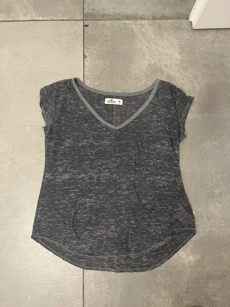 Remera Hollister · Talle M