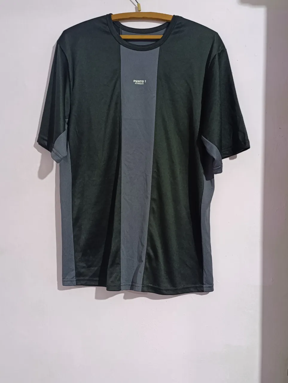 Remera Punto 1 · Talle L