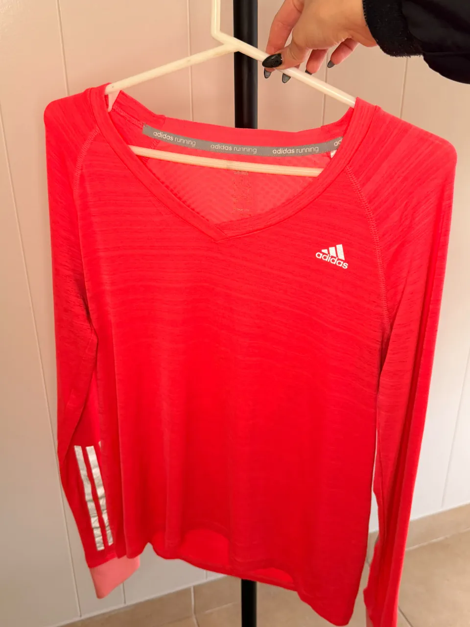 Remera adidas · Talle L