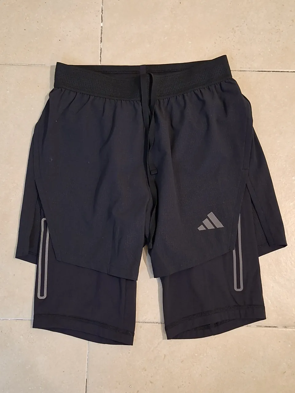 Short adidas - imagen 1