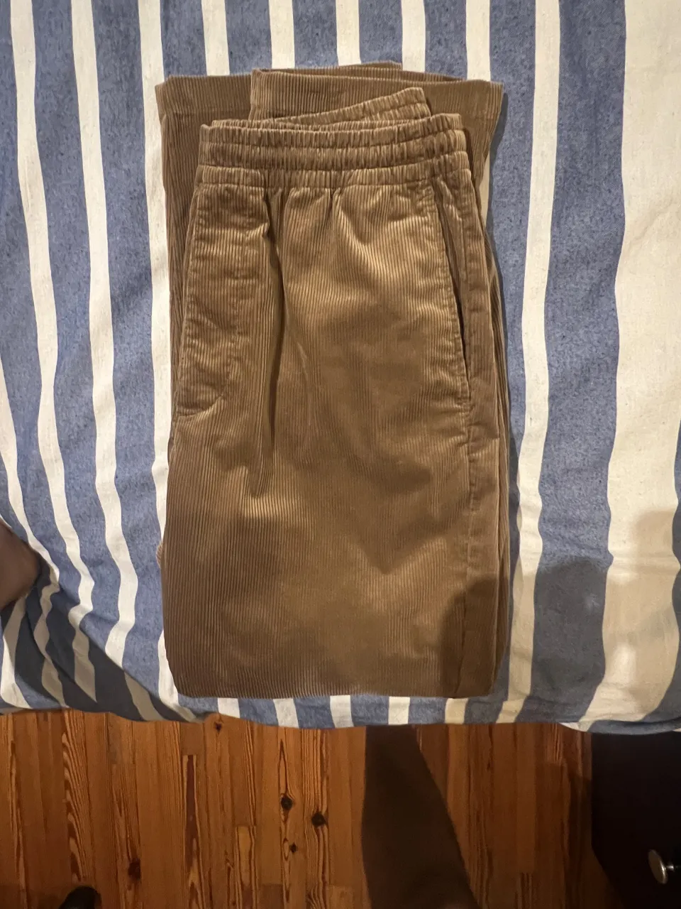 Pantalón Uniqlo · Talle M