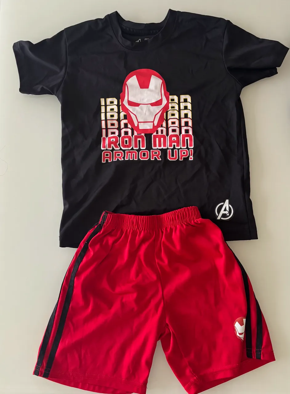 Conjunto MARVEL AVENGERS · Talle 7 años / 122 cm