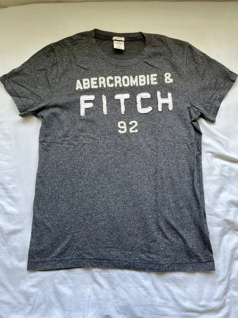 Remera Abercrombie & Fitch · Talle M