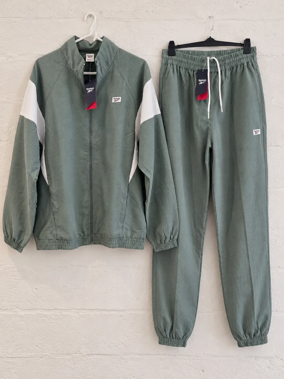 Buzo Reebok - imagen 1