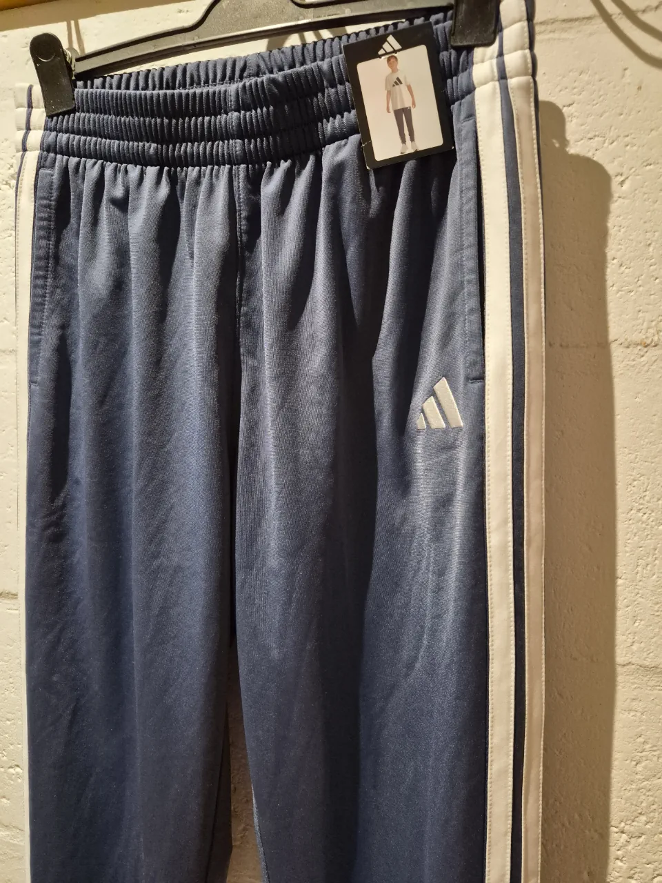 Pantalón adidas - imagen 1