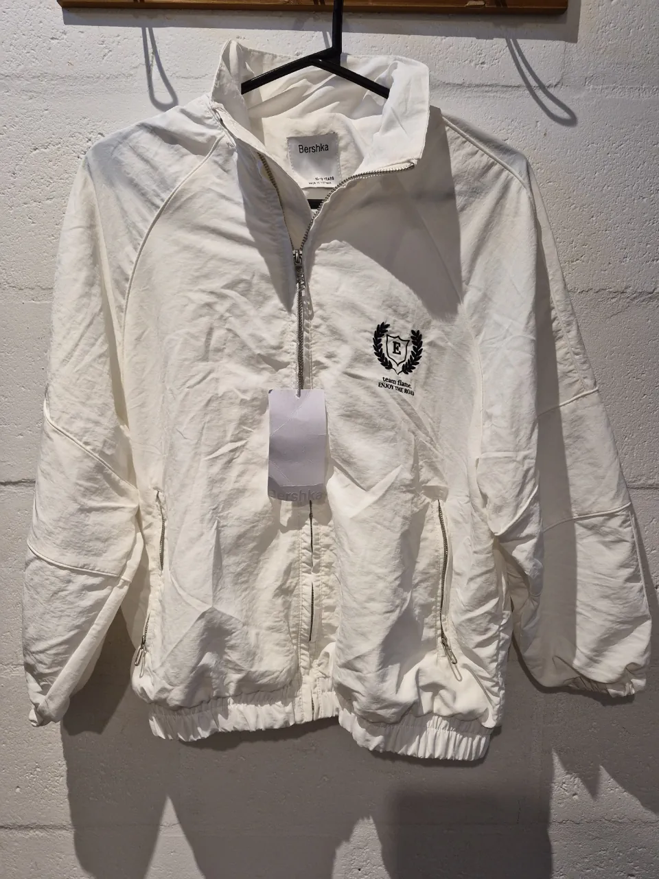 Rompeviento Bershka · Talle S