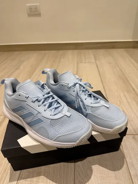 adidas · Talle US 8.5