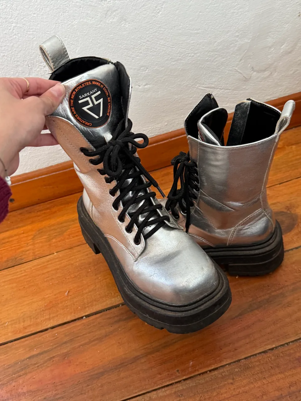 Sarkany · Talle AR 37