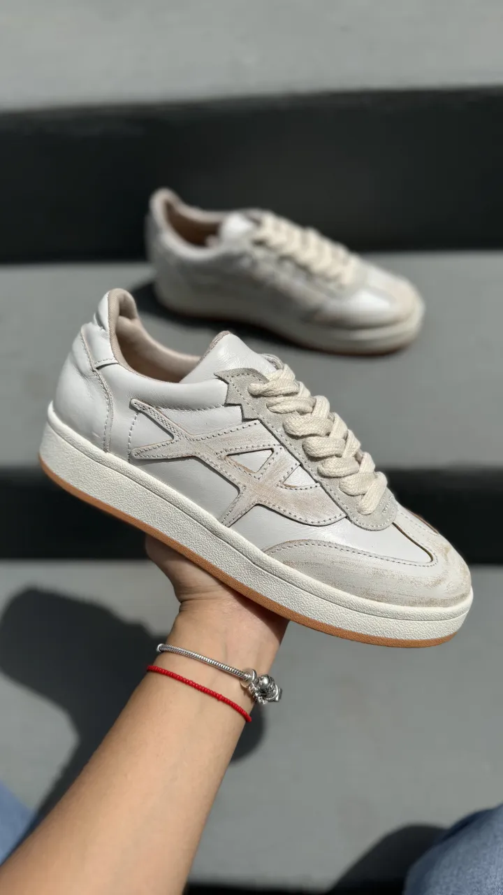 Zapatillas A ≠ - imagen 1