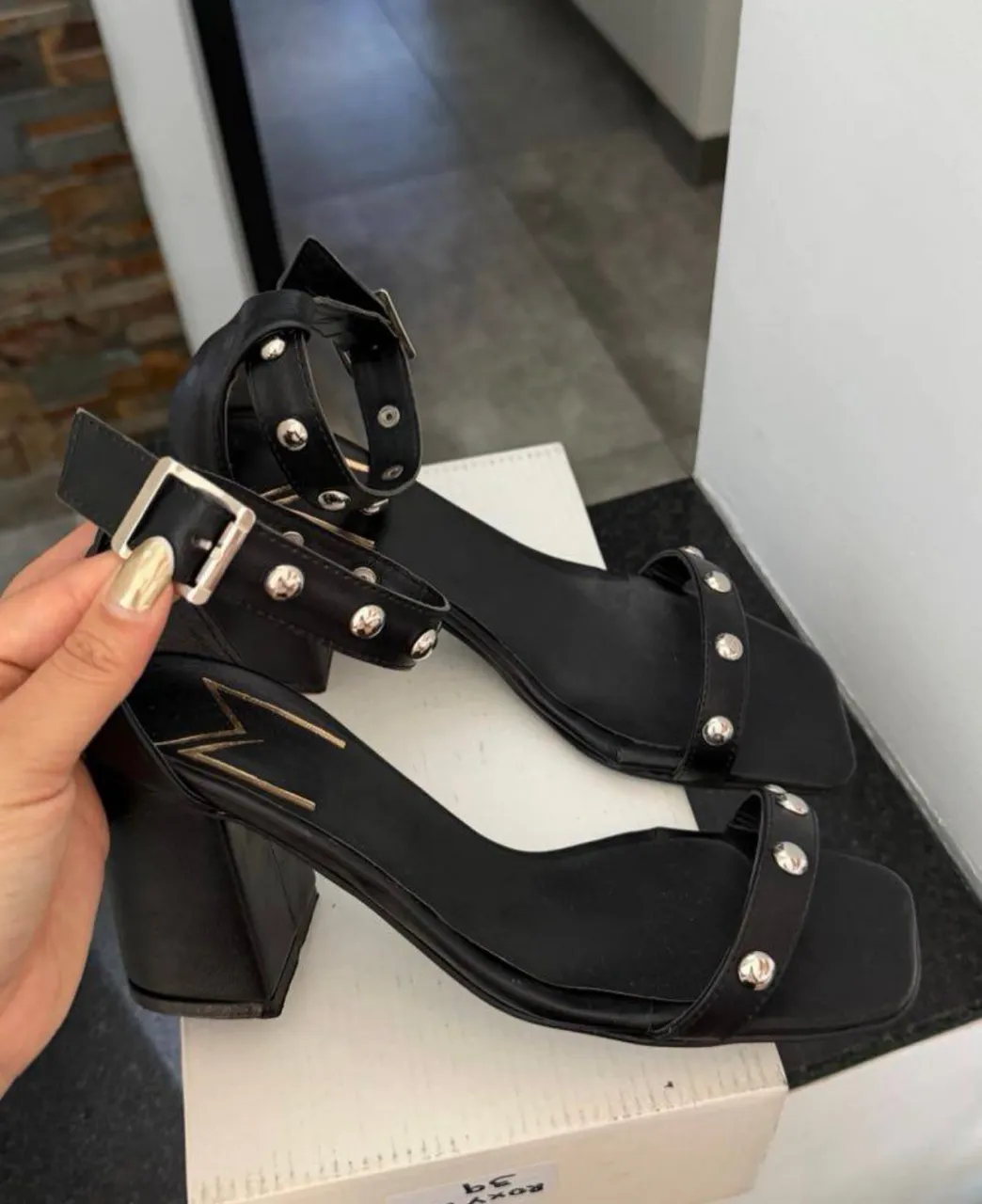 Sandalias A ≠ - imagen 1
