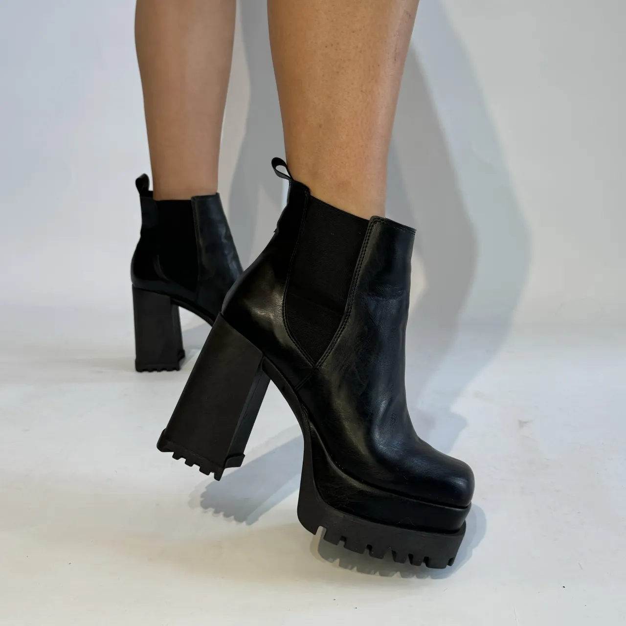 Botas A ≠ · Talle AR 39
