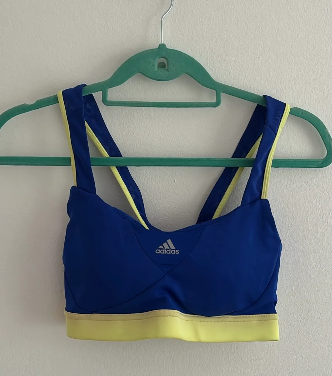 Top adidas - imagen 1
