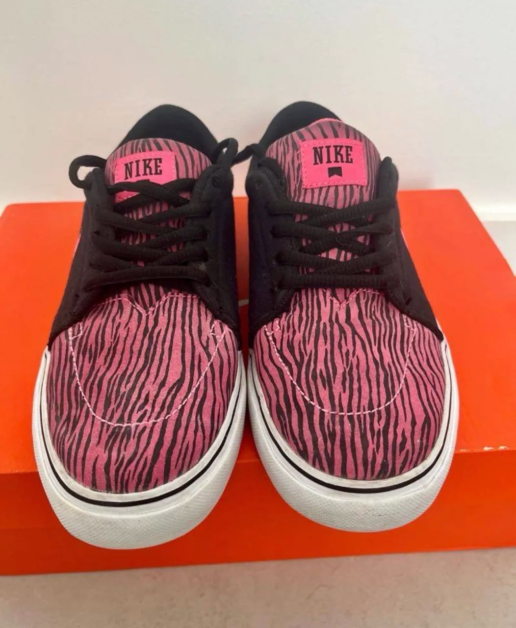Nike · Talle AR 38