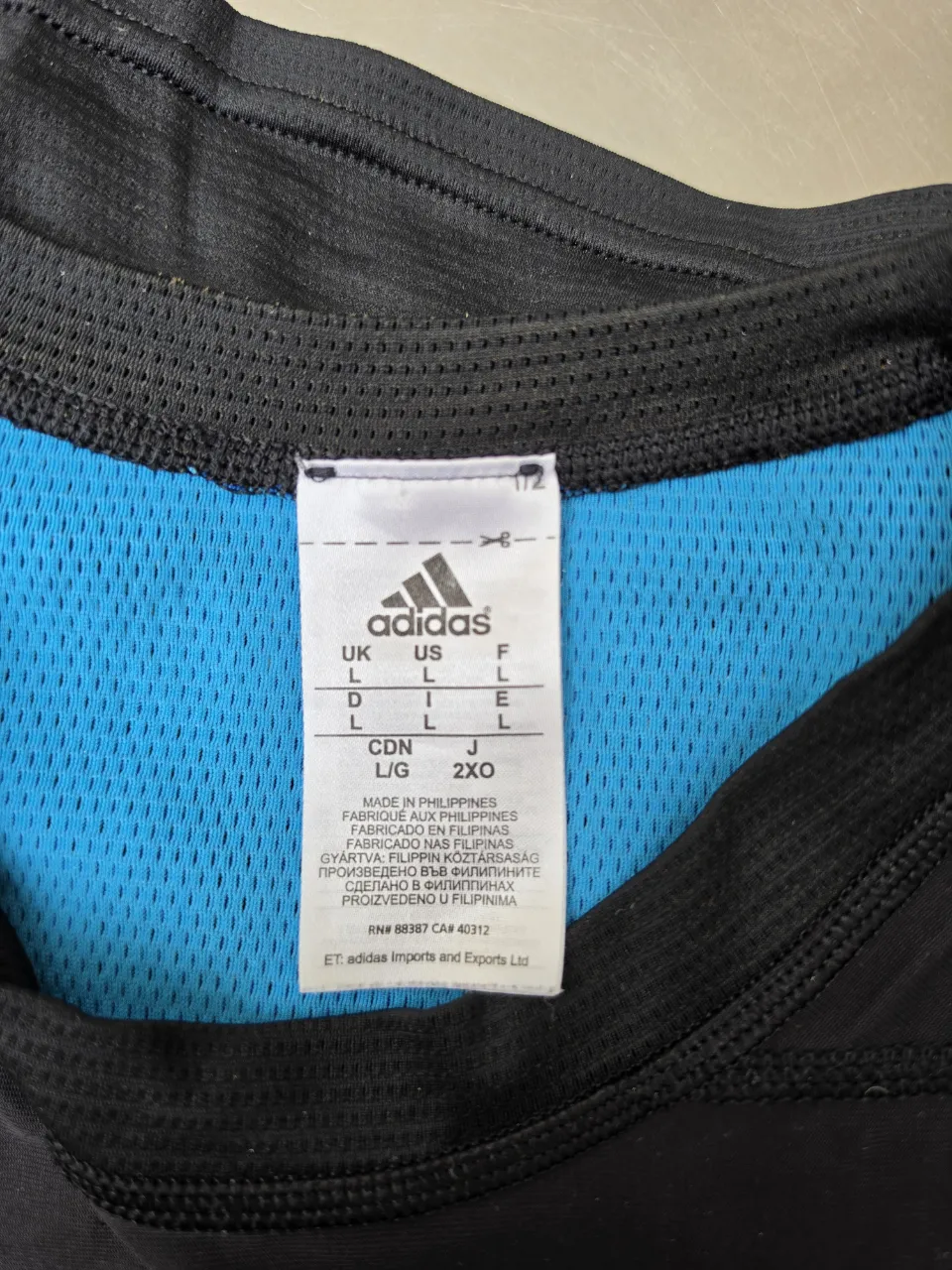 adidas · Talle L
