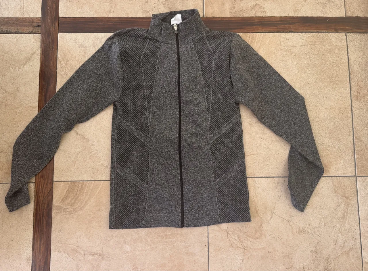Campera Shein · Talle M