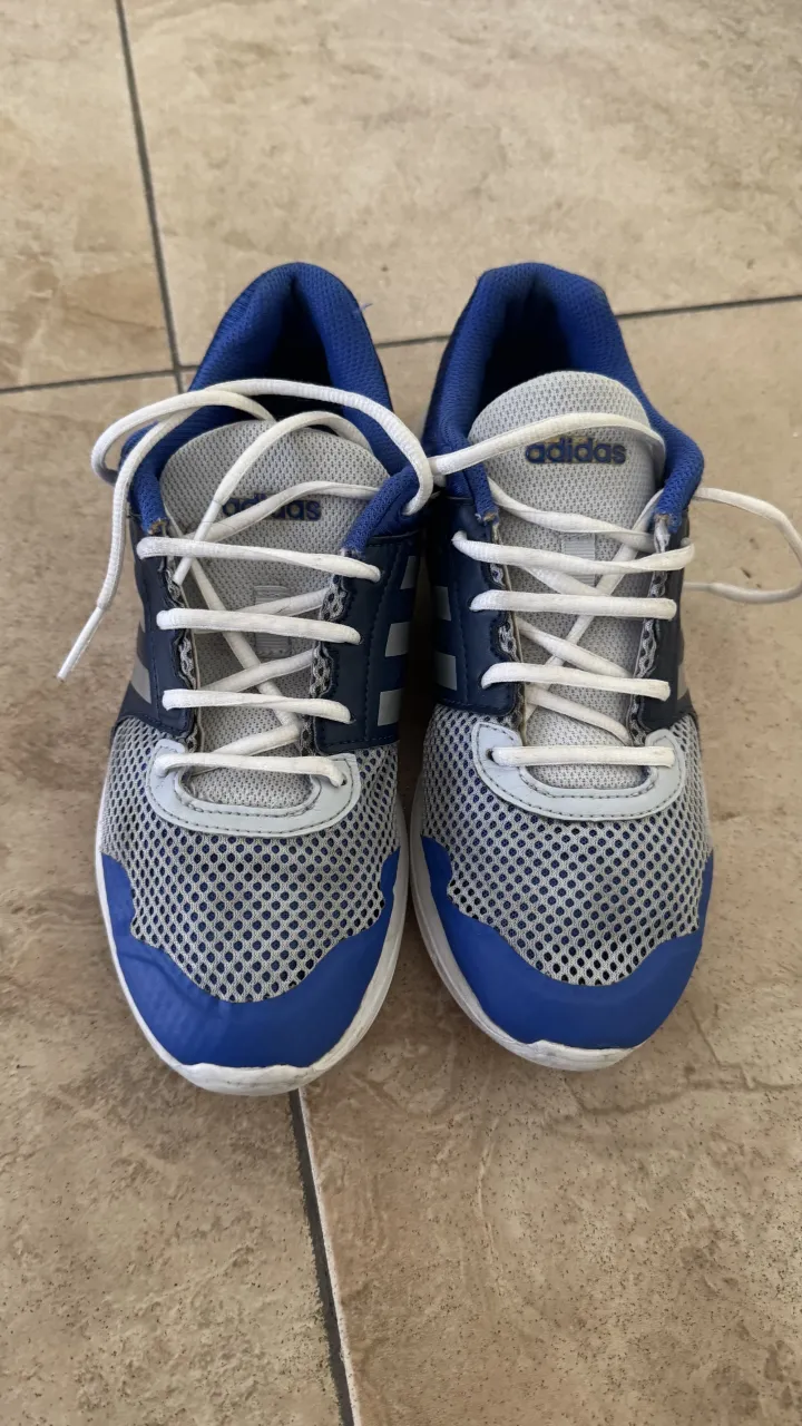 adidas · Talle US 7.5
