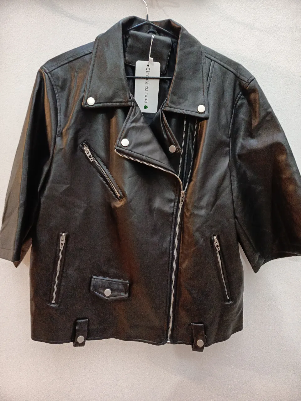 Campera A ≠ - imagen 1