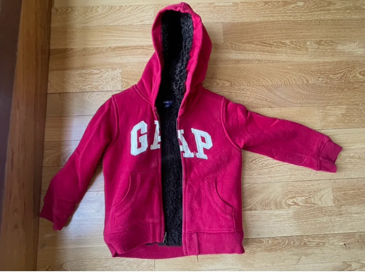 Buzo GAP · Talle 4 años / 104 cm
