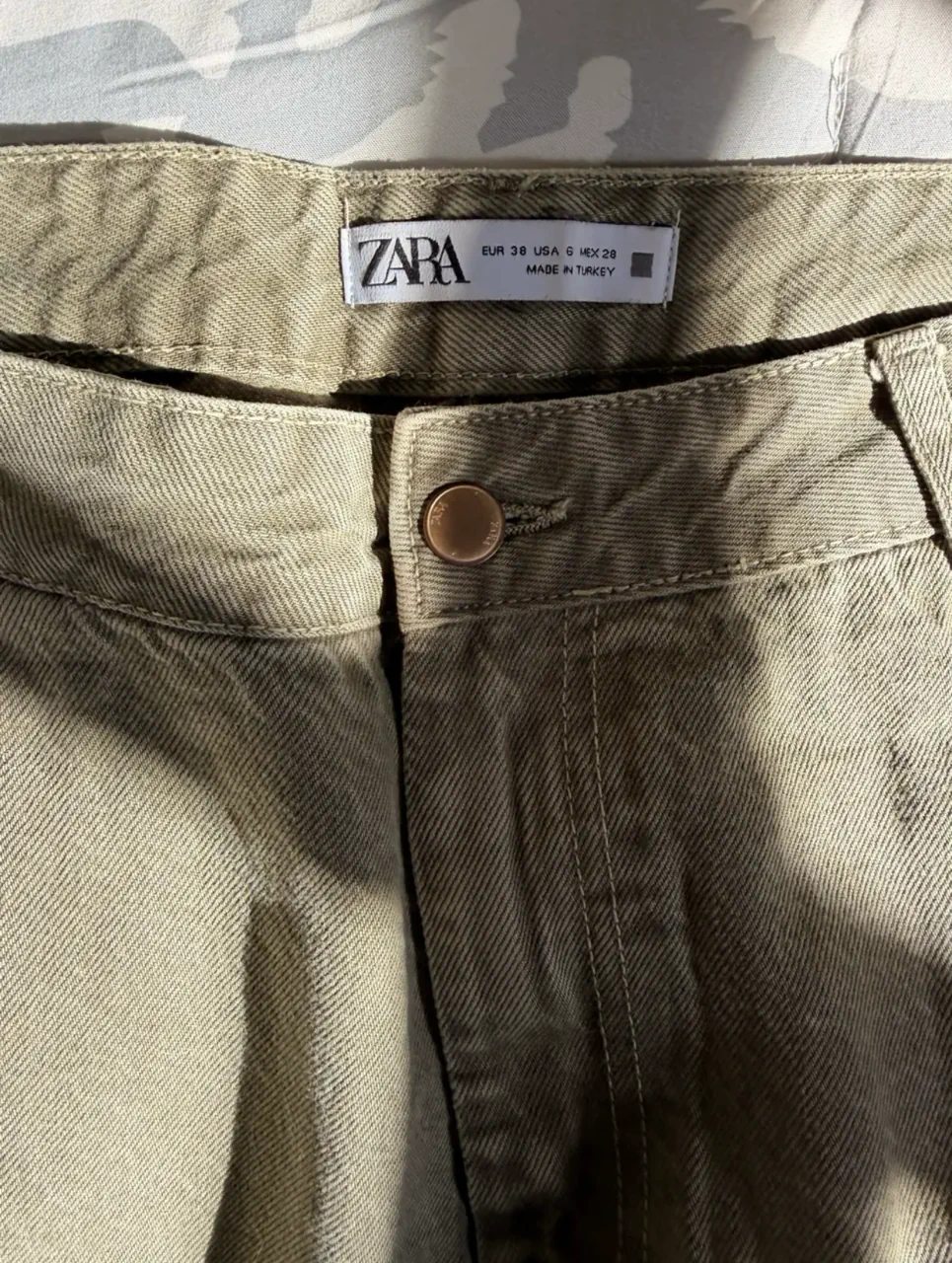 Pantalón Zara · Talle L
