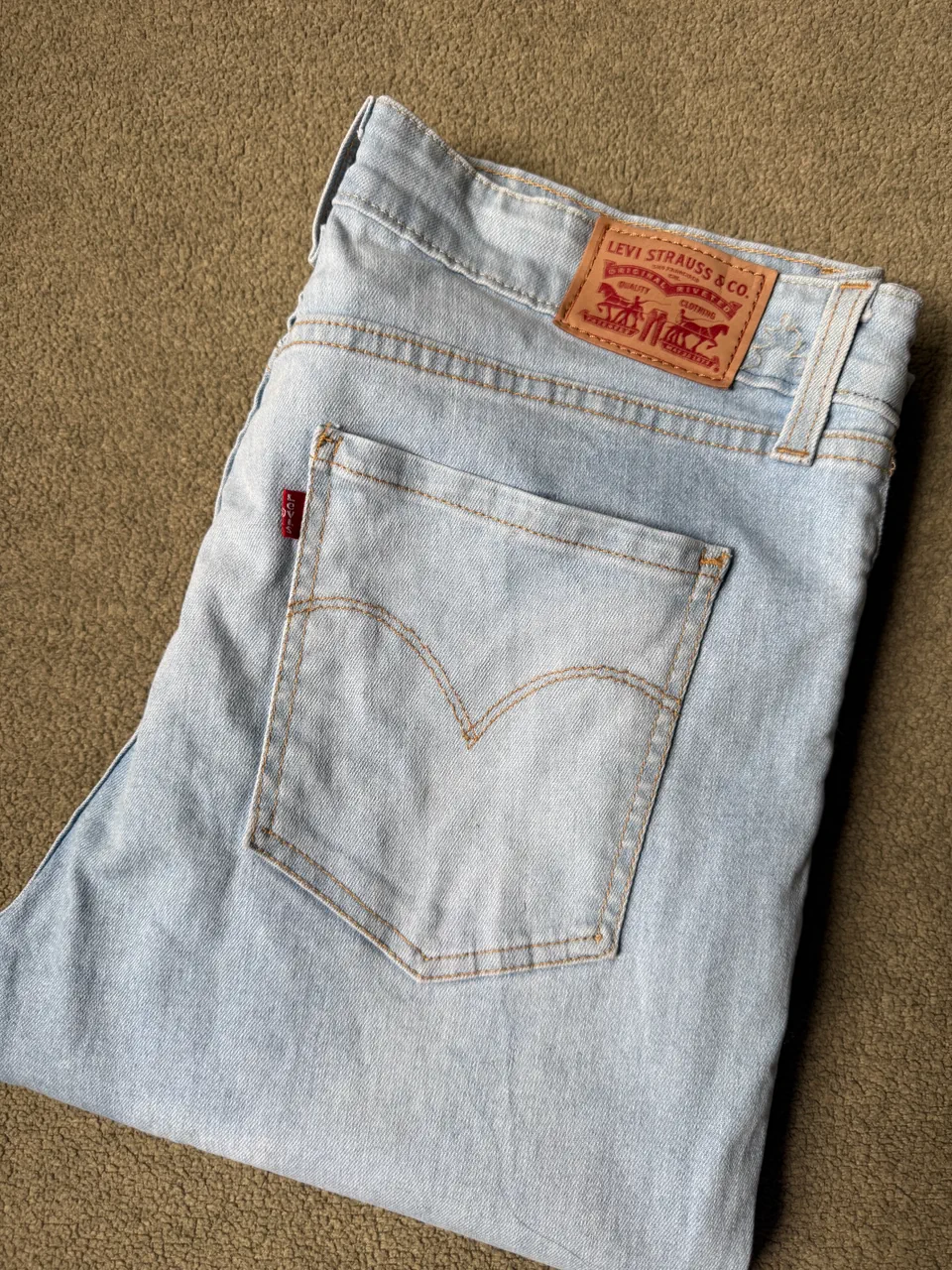 Jean Levi's - imagen 1