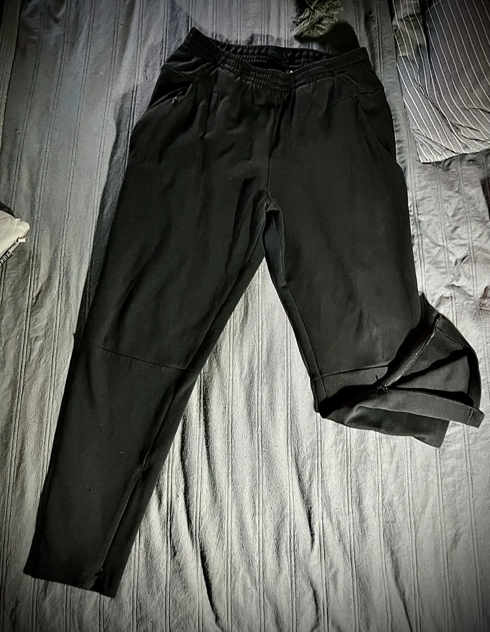 Pantalón adidas - imagen 1
